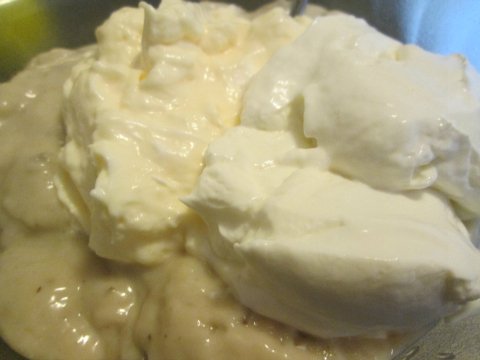 Divan Sour Cream